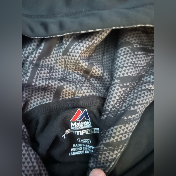 Los Vegas Black Raiders Crop Top Hoodie - Picture 3 of 6